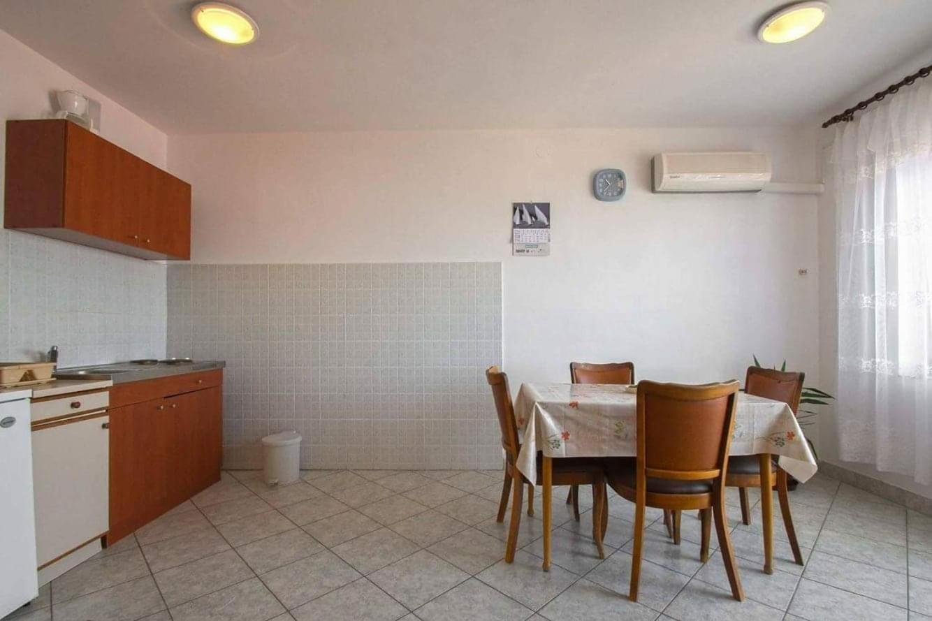 Apartment Pemper Novi Vinodolski Rum bild